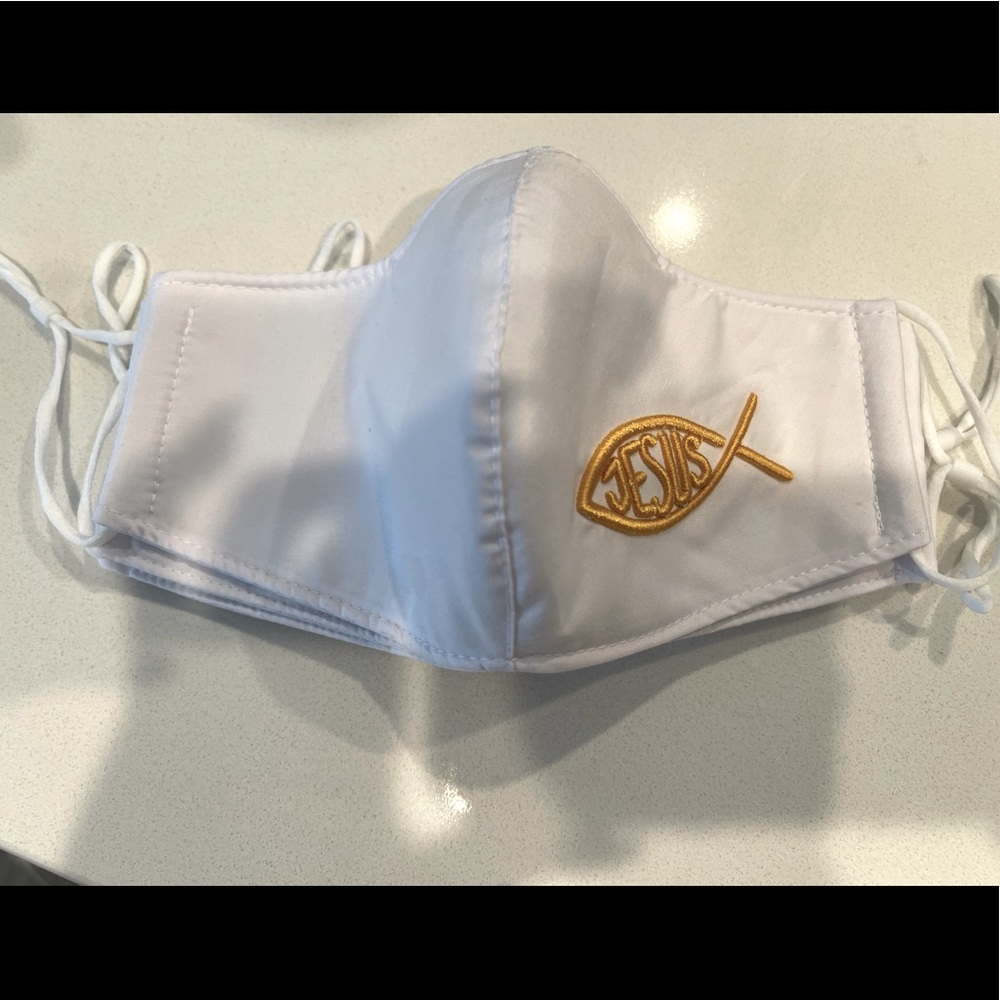 Beautiful adjustable mask and we reusable